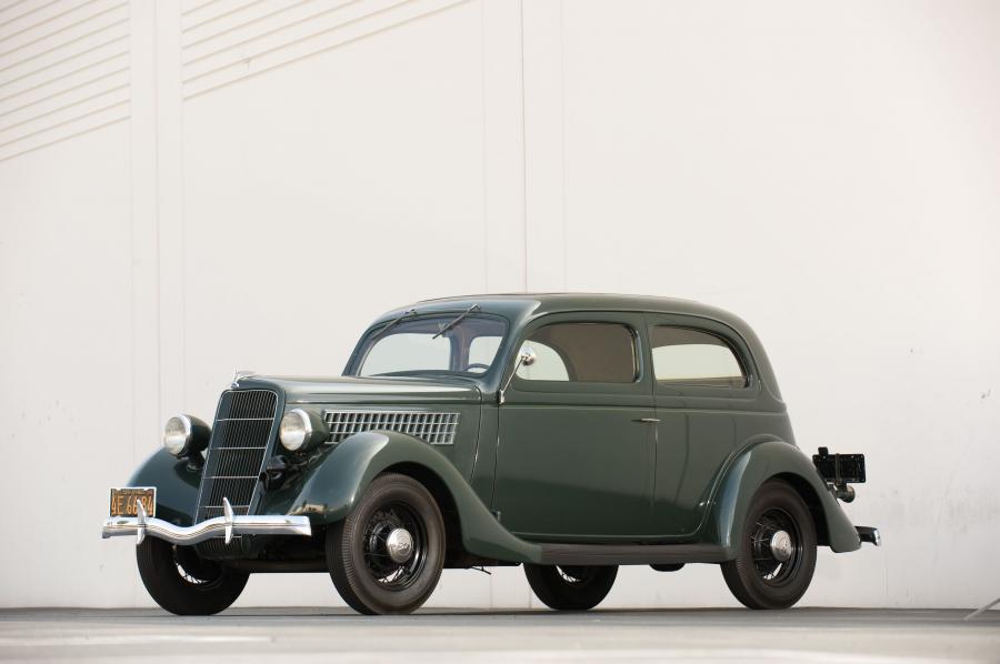  Ford Standard Tudor Sedan 1935 года  (фото 1 из 5)
